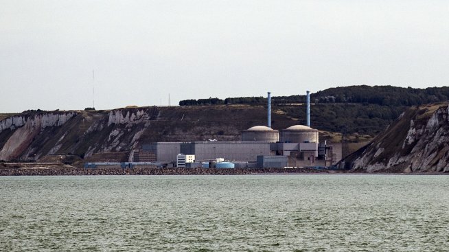 Само 24 от общо 56 ядрени реактора във Франция работят в момента