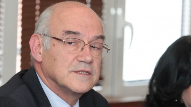 КЕВР: По-скъпите квоти за емисии няма да повлияят на цените на парното и тока