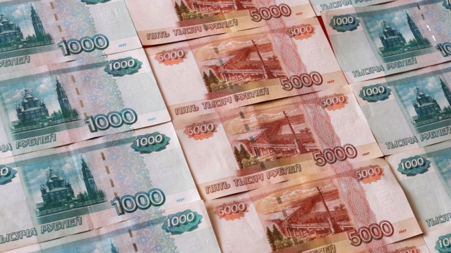 Русия няма да затяга капиталовия контрол - проблемът на рублата е разхлабената парична политика