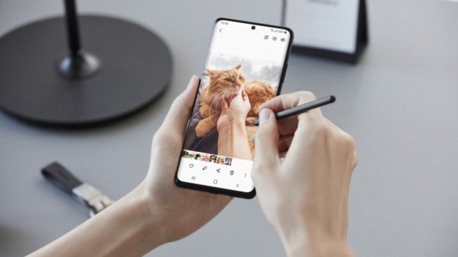 Samsung стартира продажбите на серията Galaxy S21 и Galaxy Buds Pro