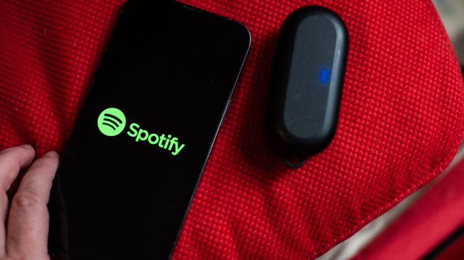 Spotify ще започне да предлага видео подкастите си в Netflix