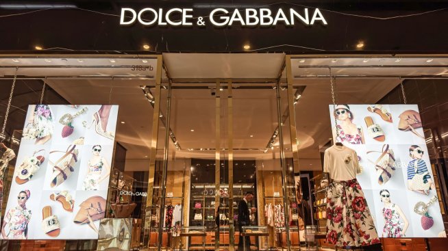 Dolce & Gabbana се опитва да набере парични средства в замяна на опрощаване на дълг