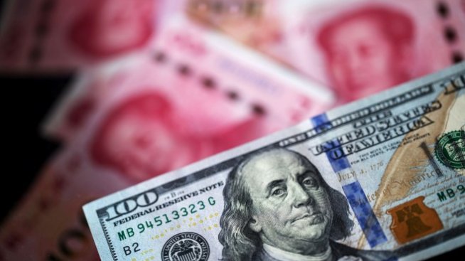 Силата на юана вещае спад на долара и спрямо другите водещи валути