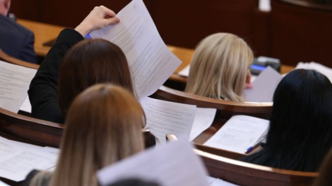Новият закон за колекторските фирми мина на първо четене 