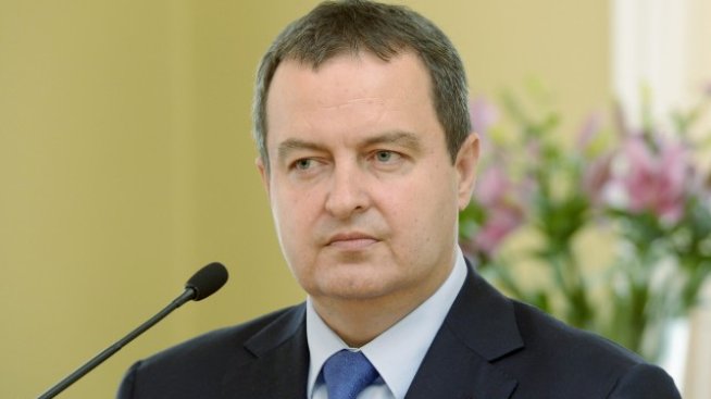 Сърбия: Бежанците през Македония може да се насочат към България и Хърватска
