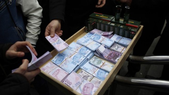 Турската лира продължава да поевтинява