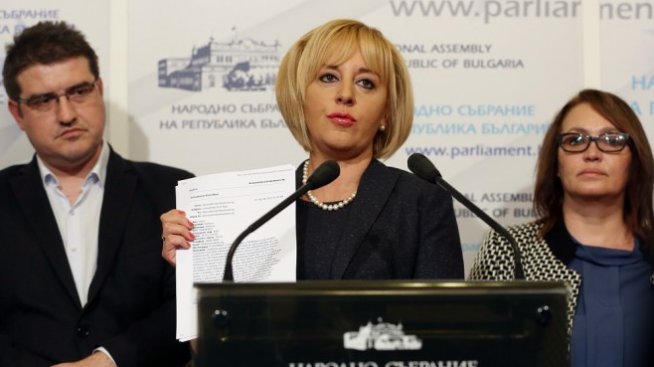 Манолова готви среща между институции, работодателите и американските ТЕЦ-ове