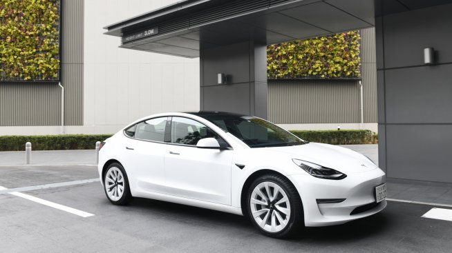 Tesla готви нови ценови отстъпки за своите модели в Хонконг