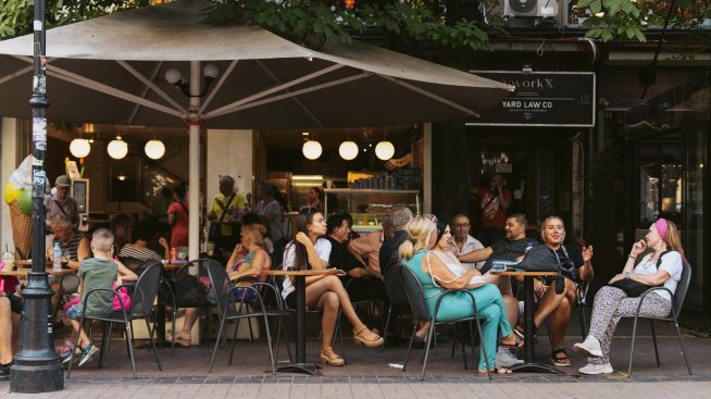 Икономиката на България ускорява леко ръста си през второто тримесечие