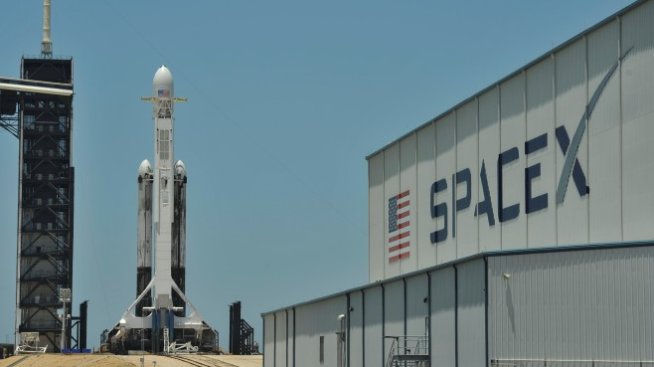 SpaceX набира инвестиции за още 300 млн. долара