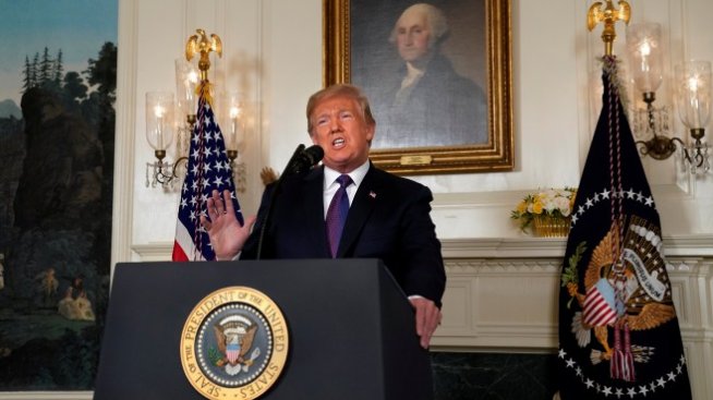 Как Тръмп реши да удари Сирия