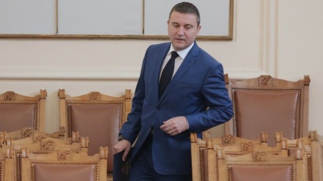 Горанов: Преструктуриране, а не съкращения ще има в НАП*