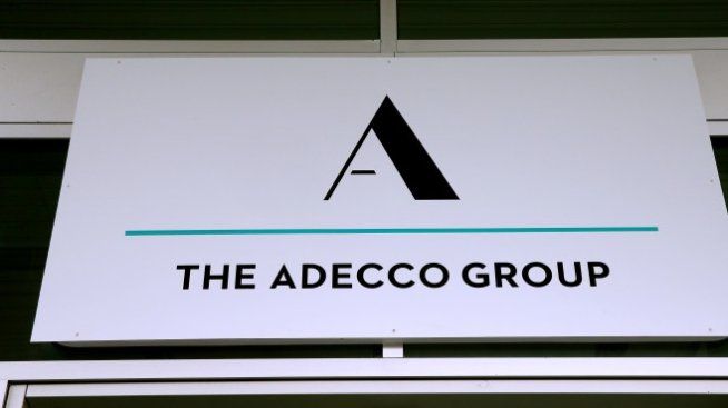 HR-компанията Adecco купува „американската СофтУни“