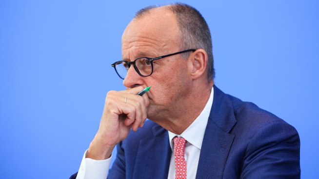 Мерц: Германия не блокира сделката между UniCredit и Commerzbank