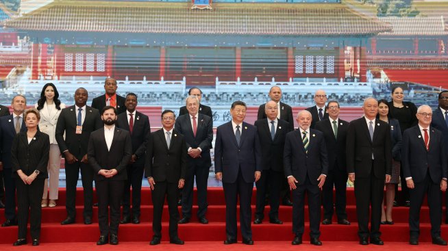 Китай ще предостави кредитни линии за 10 млрд. долара на Латинска Америка, но в юани