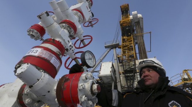 Роснефт и Газпром отлагат част от сондажите си заради санкциите