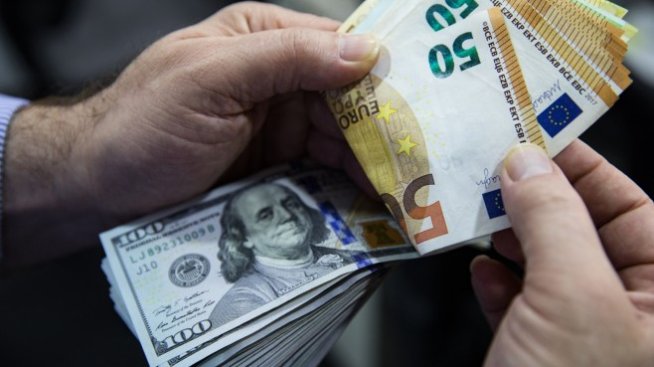 Щатският долар се оттласна от близо 2,5-годишен минимум*