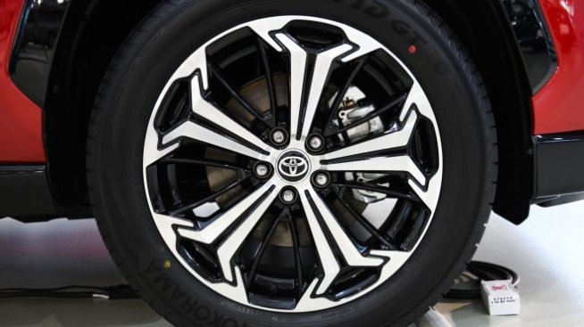 Toyota атакува Европа с изцяло електрически SUV модел