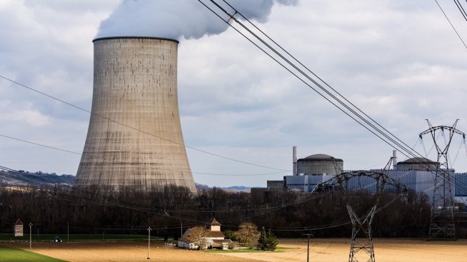 Франция настоява за приравняване на ядрената енергия в ЕС с ВЕИ