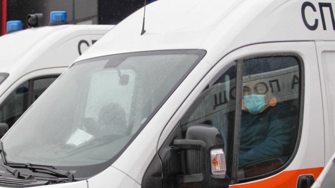 Здравното министерство ще закупи три нови лекарствени продукта срещу COVID-19