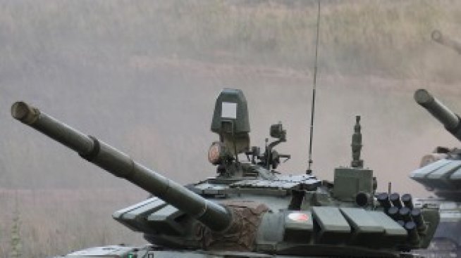 В конфронтацията между Русия и Украйна и двете страни предприемат военни учения