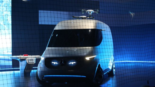 Mercedes разработва нова архитектура за електрически микробуси