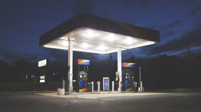 Горивата няма да поевтинеят, докато няма конкуренция в производството им 