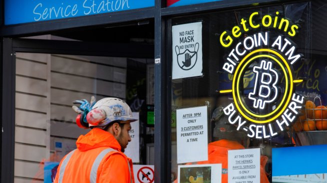 Търгуваните криптоспот обеми през август достигнаха над 4-годишно дъно