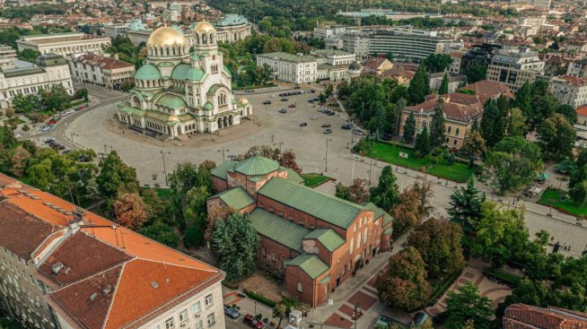 От началото на декември НС няма да използва зоната за охрана на площад "Св. Ал. Невски"