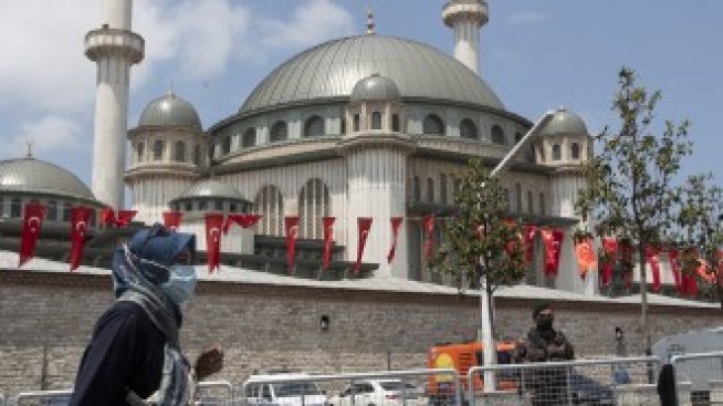 Ердоган откри голяма джамия в центъра на Истанбул