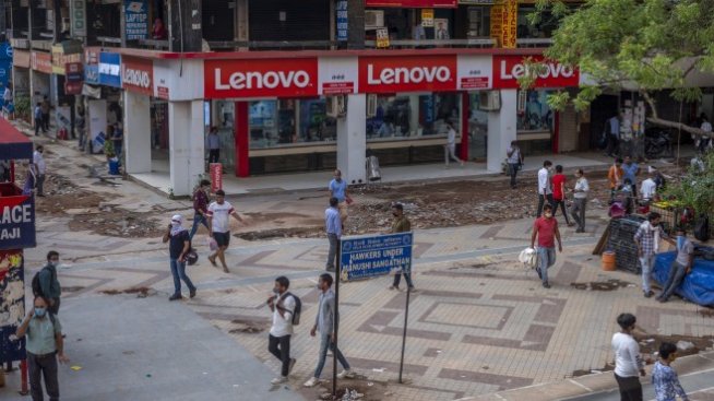 И Lenovo се възползва от щурма към компютрите