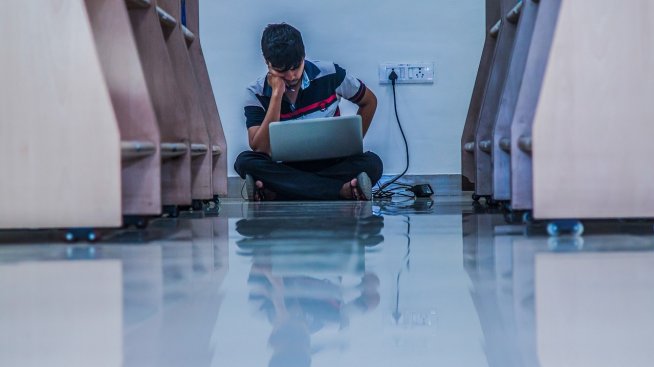 Финансират обучения за дигитални умения на 200 хил. безработни и заети