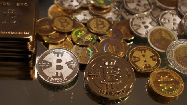 Биткойнът поскъпна с 1 200% от началото на 2017 г.