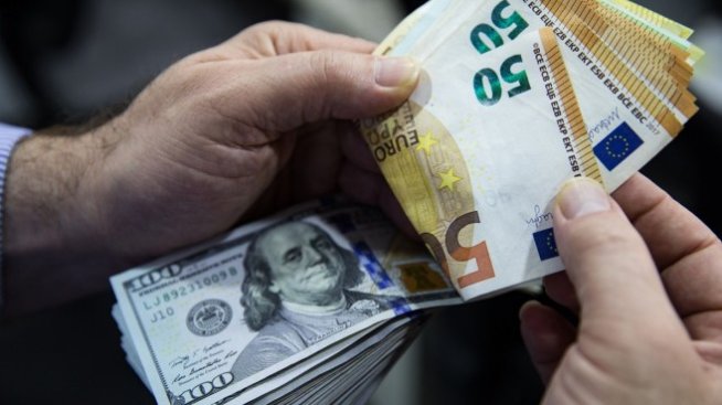Amundi: Еврото ще стигне паритет с долара през следващите шест месеца