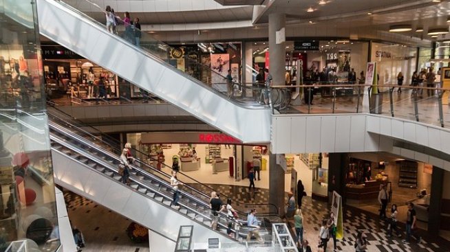 Празничният декември раздвижи оборотите на търговците
