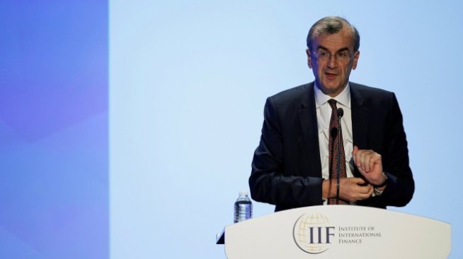 Вилерой: ЕЦБ ще вдигне лихвите няколко тримесечия след края на количествената програма