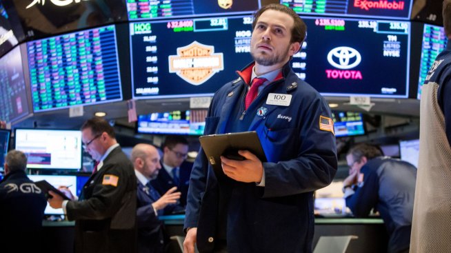 Dow прекъсна негативната серия, воден от ръста в цената на акциите на Alphabet