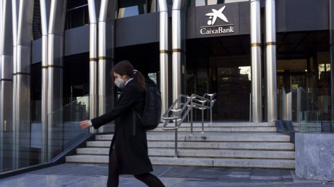 Специалният данък за испанските банки удари банковите акции в Европа