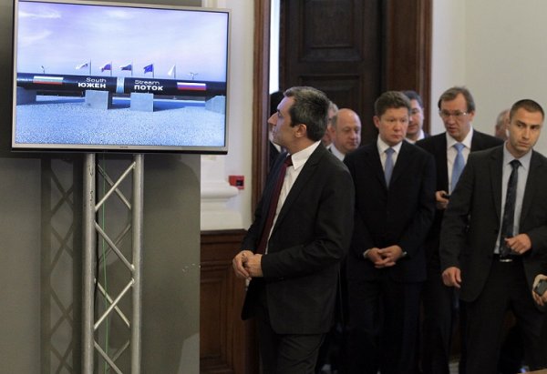 
	На 31-ви октомври 2013 г. Русия и България договаряха финансовите подробности около изграждането на газопровода &bdquo;Южен поток&ldquo;. Снимка: БТА
