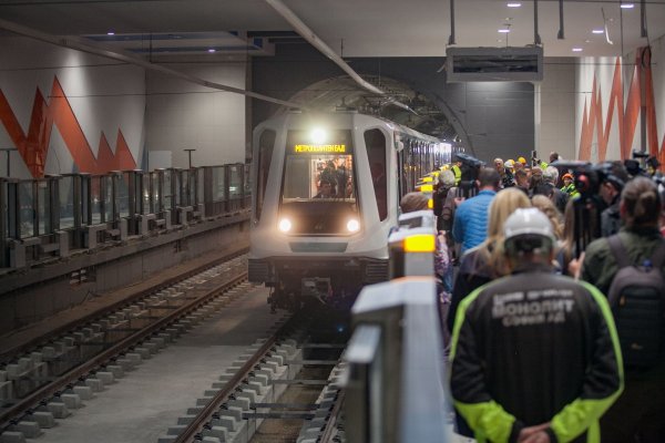 
	Строителството на третия лъч на метрото в София провериха кметът Йорданка Фандъкова и директорът на "Метрополитен" ЕАД Стоян Братоев.&nbsp;Снимка: Димитър Кьосемарлиев, Investor Media Group
