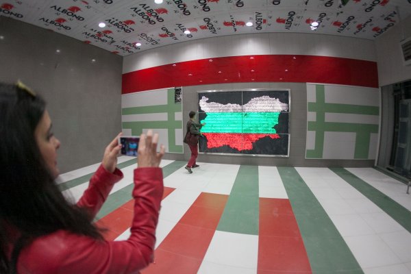 
	Строителството на третия лъч на метрото в София провериха кметът Йорданка Фандъкова и директорът на "Метрополитен" ЕАД Стоян Братоев.&nbsp;Снимка: Димитър Кьосемарлиев, Investor Media Group
