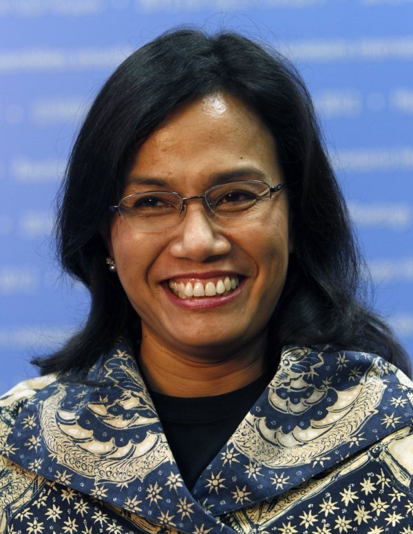 
	В момента Шри Муляни Индравати е управляващ директор на Световната банка, но зад гърба си има още много други постижения. Била е изпълнителен директор на Международния валутен фонд, но е най-известна като финансов министър на Индонезия. Като министър Индравати има ясна антикорупционна позиция и води страната към членството й в Г-20. Индонезийската фондова борса падна с 3,8%, когато Индравати подаде оставка като министър на финансите през май 2010 г.
