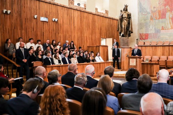 В перспектива канцлерът иска да направи ЕС икономически по-независим от доставчици от Китай или други авторитарни държави.  Снимка: EPA/MARTIN DIVISEK