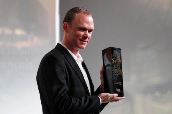 
	Трудно е да си фен на колоезденето. Това не е като да гледаш футбол в продължение на 90 минути, в рамките на които според броя на головете се определя победителят. Разбирането на Тур дьо Франс е сложно и ако сте посветили няколко часа всеки летен следобед, за да гледате TDF, Vuelta, Giro, със сигурност знаете, че това е работа на пълно работно време.

	Преди няколко години и феновете на колоезденето се сблъскаха с реалността на допинга, особено след фиаското на Ланс Армстронг, който преди това беше обявен за герой, защото се пребори с рака. 

	Сега същото може да се случи и с Крис Фруум, който призна след съвместно разследване от страна на Guardian и Le Monde, че увеличил приема на лекарство за астма. Той освен това не е дал проба след победата си в обиколката на Испания през септември, но настоява, че не е нарушил правилата. Ако нещата се развият зле за него, определено това ще му провали не само годината.

	Снимка: Архив Ройтерс
