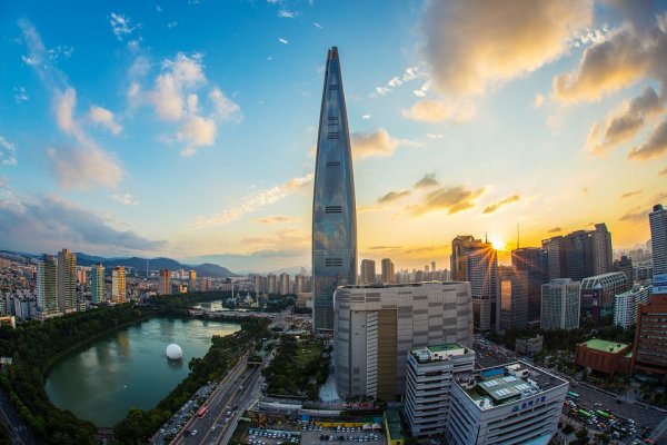 
	Lotte World Tower. Снимка: Pixabay.com
