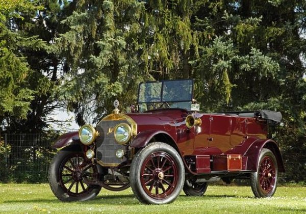 
	Очаквана цена: 625 000 &ndash; 725 000 евро
	
	Колата е била поръчана от шведския инженер и индустриалец Рудолф Лилйеквист, който е строителят на първата хидроелектрическа централа в Швеция, както и бизнес партньор на Алфред Нобел.
