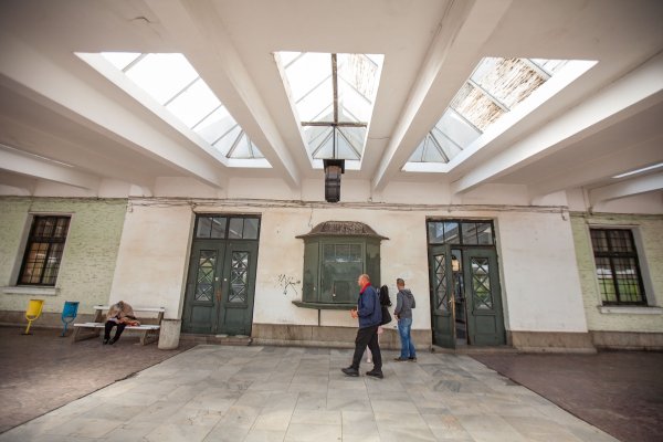 
	Гара Подуяне ще бъде ремонтирана с евросредства.&nbsp;Снимка: Димитър Кьосемарлиев, Investor Media Group
