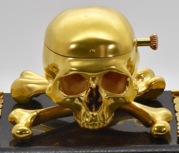 
	Patek Philippe Chronometro Gondolo Doctor's Memento Mori Skull&nbsp;&nbsp;

	Цена:&nbsp;23 450 долара

