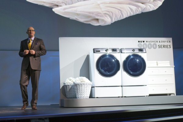 
	Samsung Electronics America се похвали и със свързани в мрежата пералня и сушилня от серията 9000.&nbsp;
