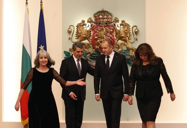 
	Официална снимка в Президентството
